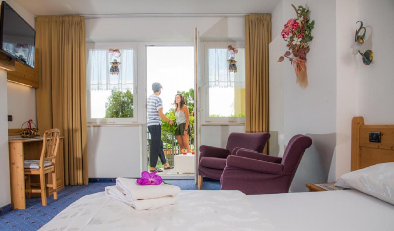 Albergo Miravalle Fai Della Paganella Esterno foto